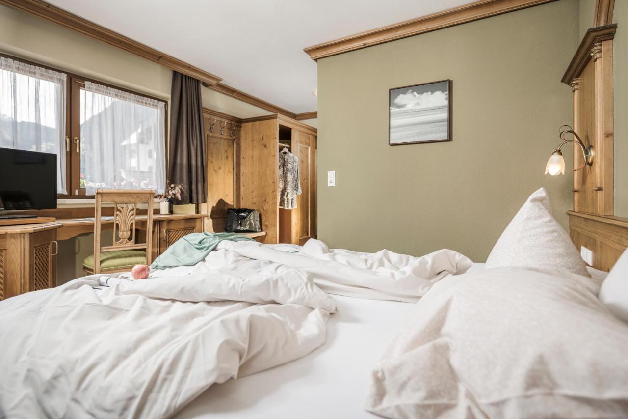 Hotel Sieghard Zillertal Hippach Exteriör bild