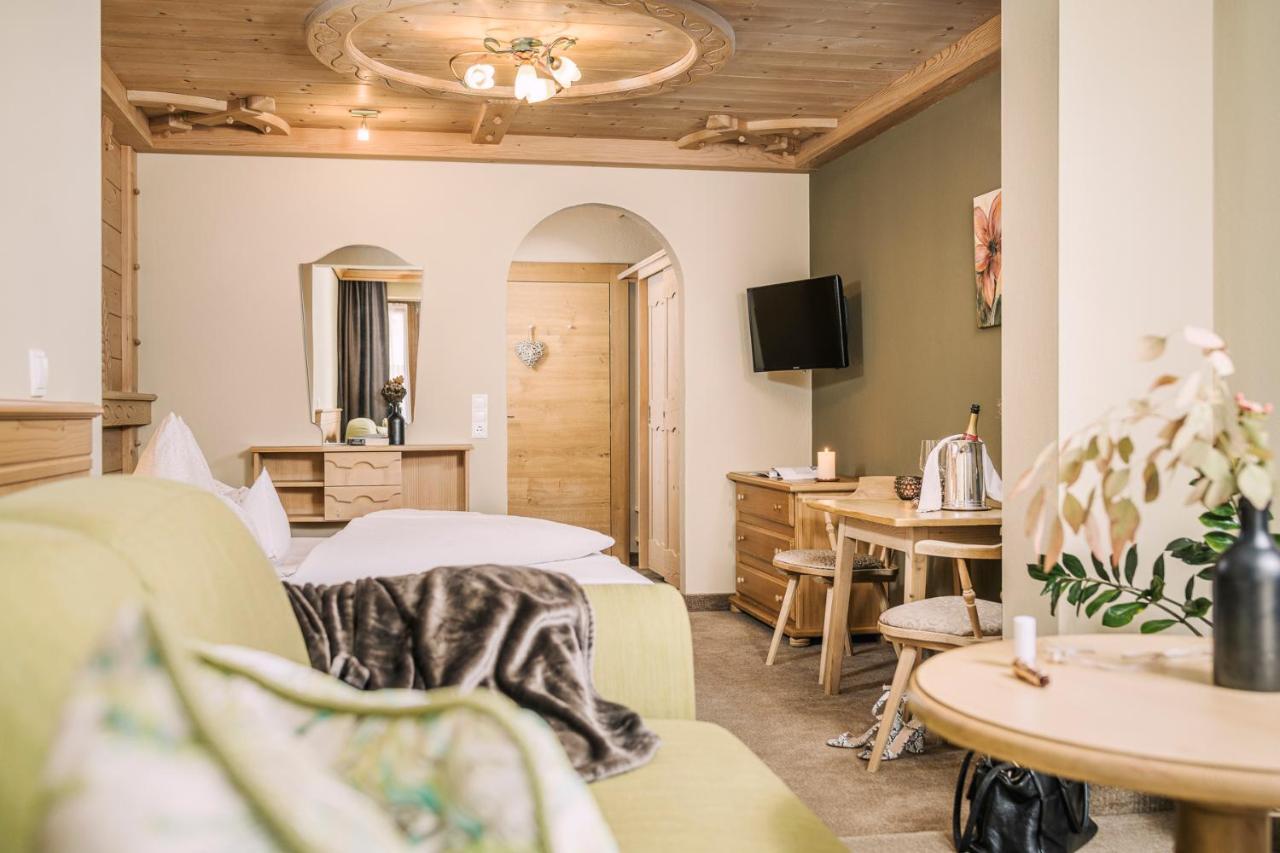 Hotel Sieghard Zillertal Hippach Exteriör bild